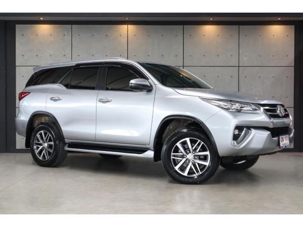 2018 Toyota Fortuner 2.8 V 4WD SUV AT (ปี 15-18) B1718 รูปที่ 0
